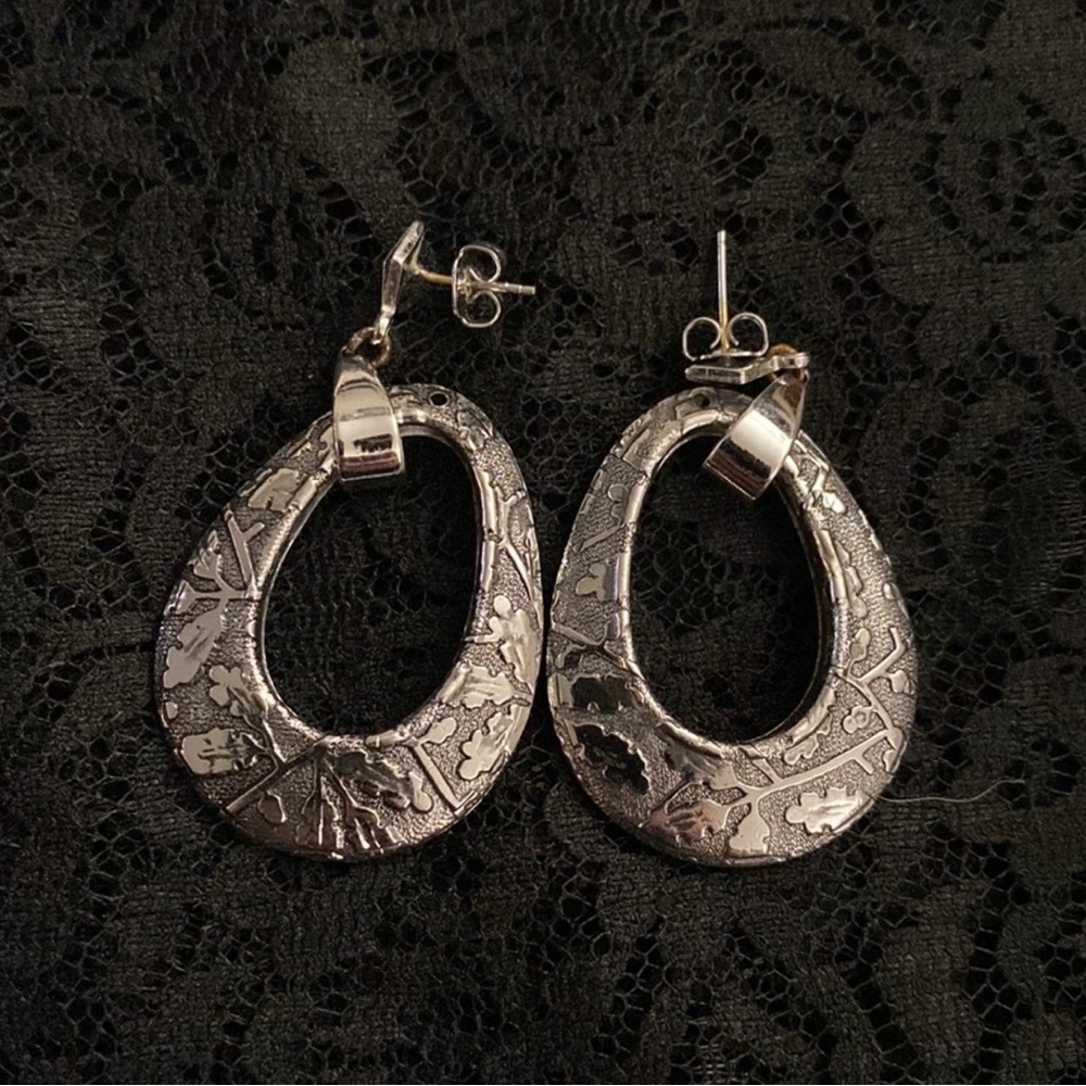 Silver drop down earrings - Picture 2 of 4